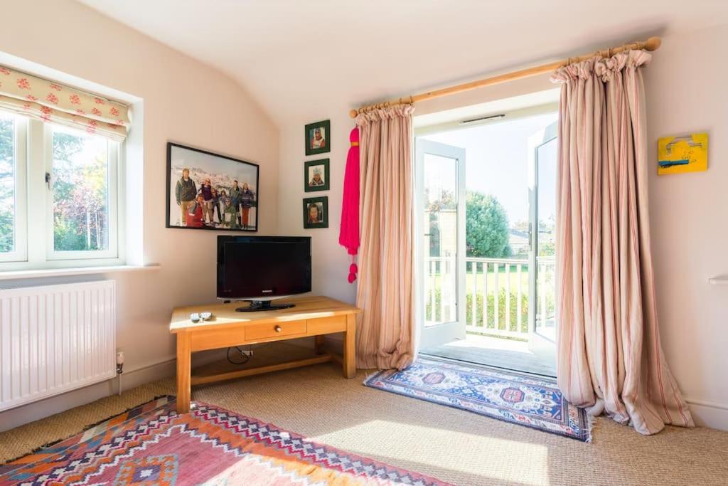 Charming Cottage Surrounded By Idyllic Garden In Peaceful Location In Central Charlbury Exteriör bild