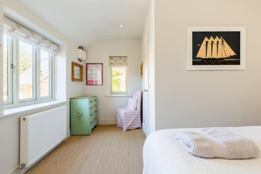 Charming Cottage Surrounded By Idyllic Garden In Peaceful Location In Central Charlbury Exteriör bild