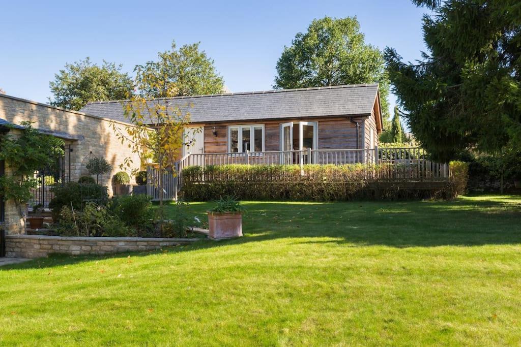 Charming Cottage Surrounded By Idyllic Garden In Peaceful Location In Central Charlbury Exteriör bild